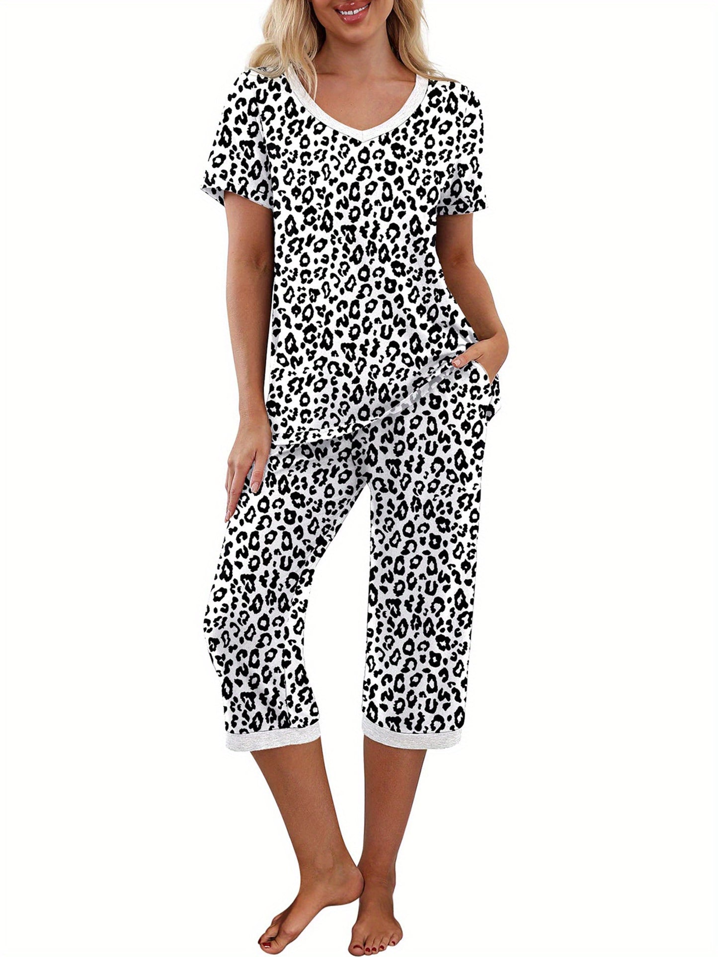 Women's Pajama Set Short Sleeve V Neck T-shirt and Capri Pants Sleepwear Contrast Color/Floral/Leopard Lounge Suits