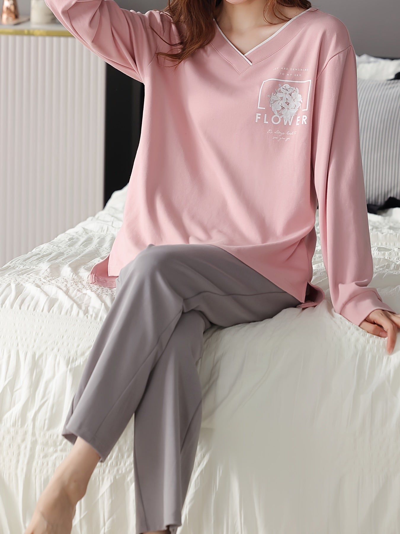 Women's Floral & Letter Print Casual Pajama Set, Long Sleeve V Neck Top & Pants, Comfortable Relaxed Fit For Fall