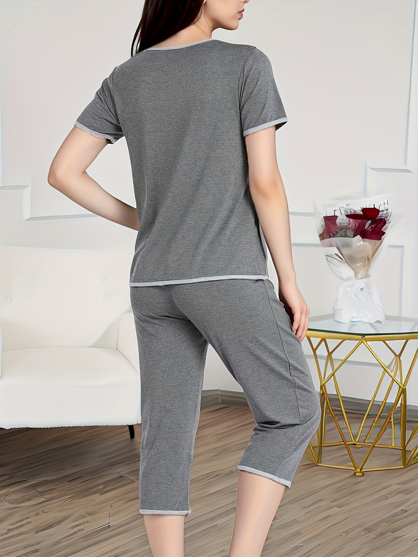 Women's Short Sleeve Top And Capri Pants Pajamas Set Lightweight Sleepwear Comfy Pjs Lounge Set With Pockets